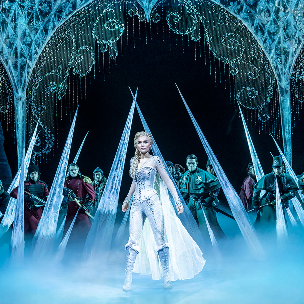 Samantha Barks vil igen spille rollen som Elsa i februar 2024