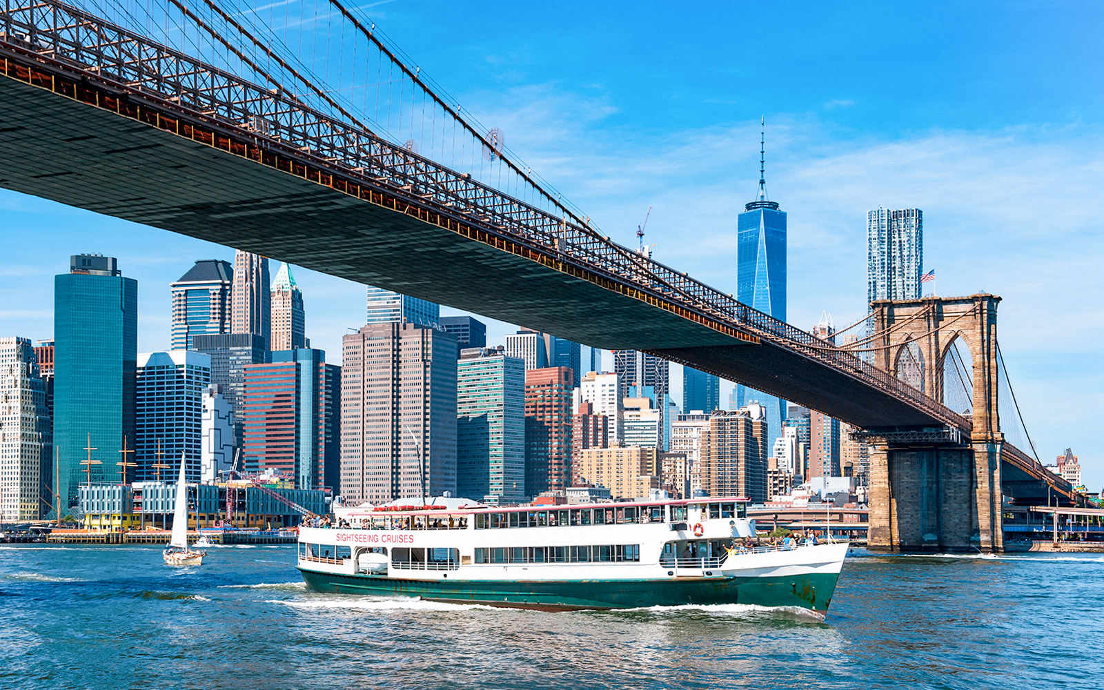 A view of the Brooklyn bridge from sightseeing cruise