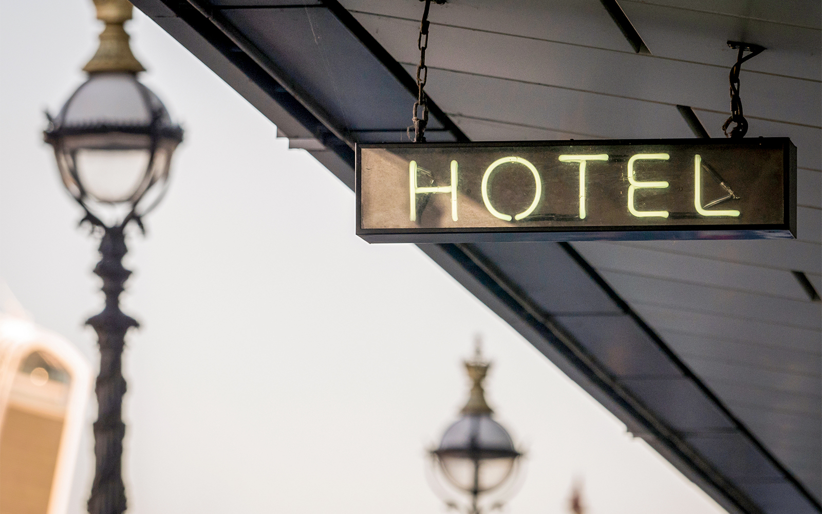 London Victoria to Paddington Airport