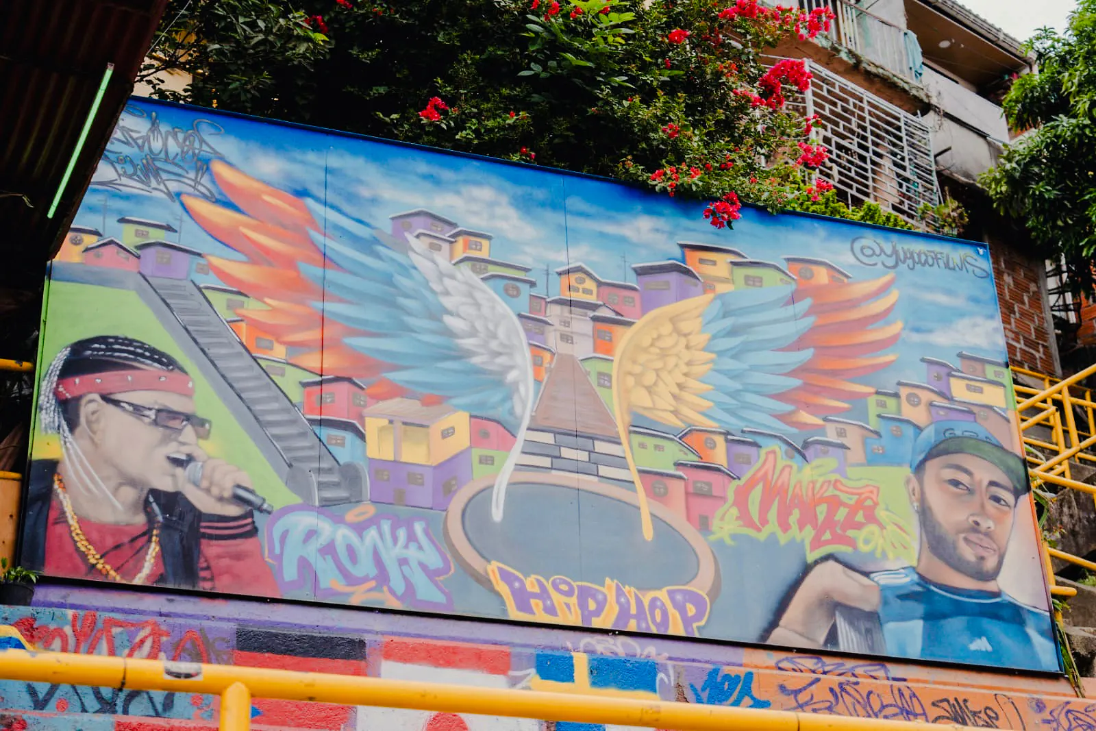 medellin comuna 13 graffiti walking tour with snack tasting-3