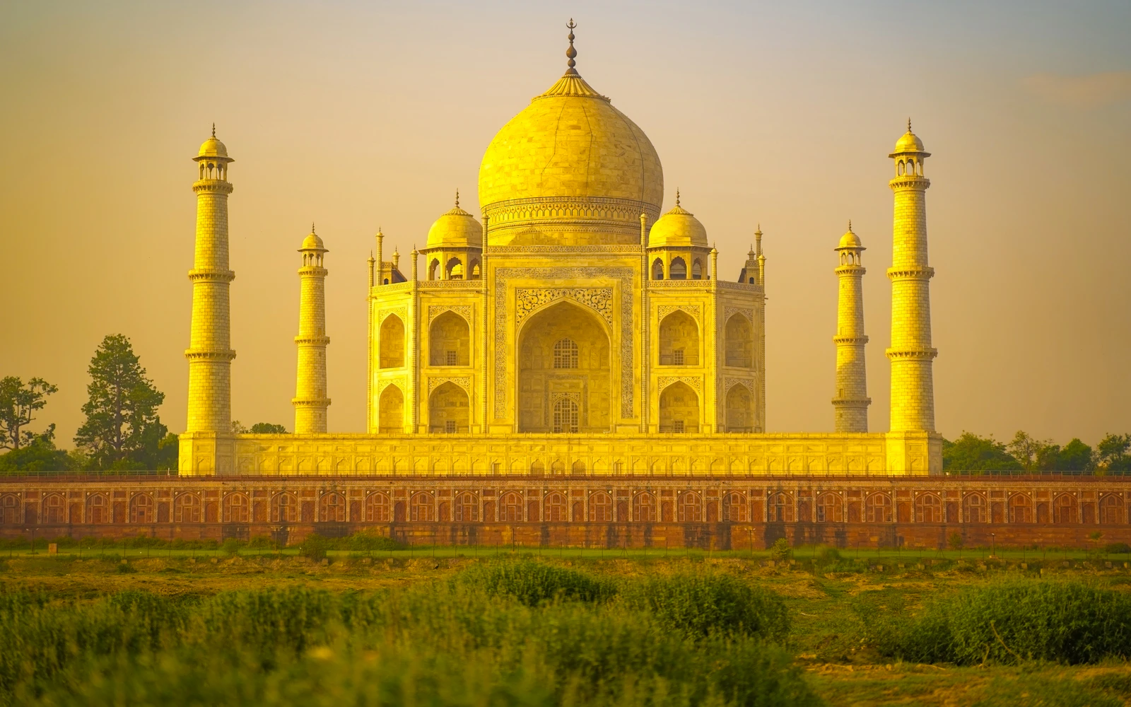 Agra Private Evening Tour by Car with Taj Mahal Sunset View from Mehtab Bagh and Baby Taj