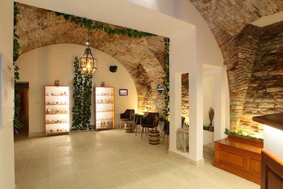 tickets to beer spa with unlimited beer & optional massage-6
