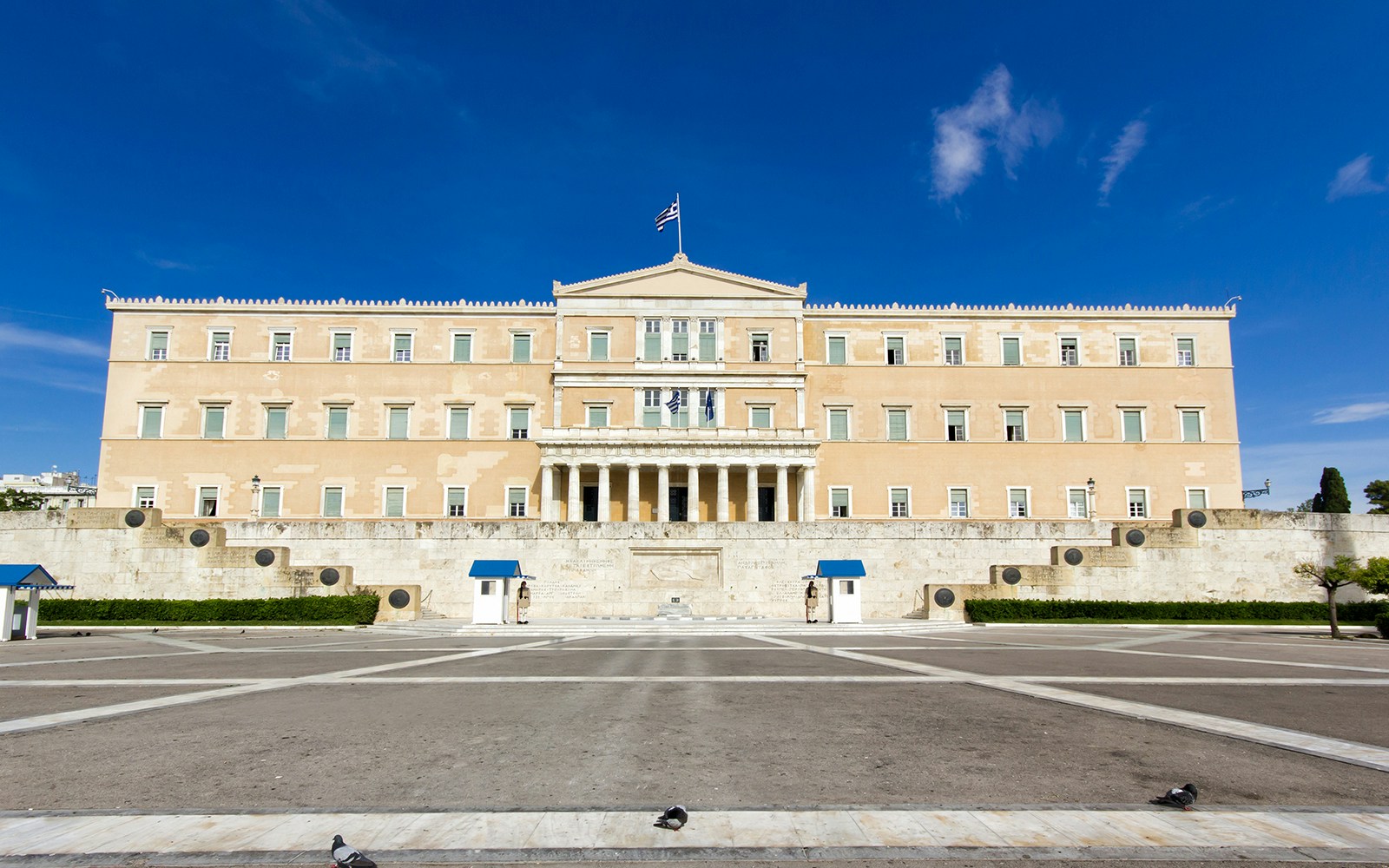 Athens hop on hop off bus tour Syntagma Square