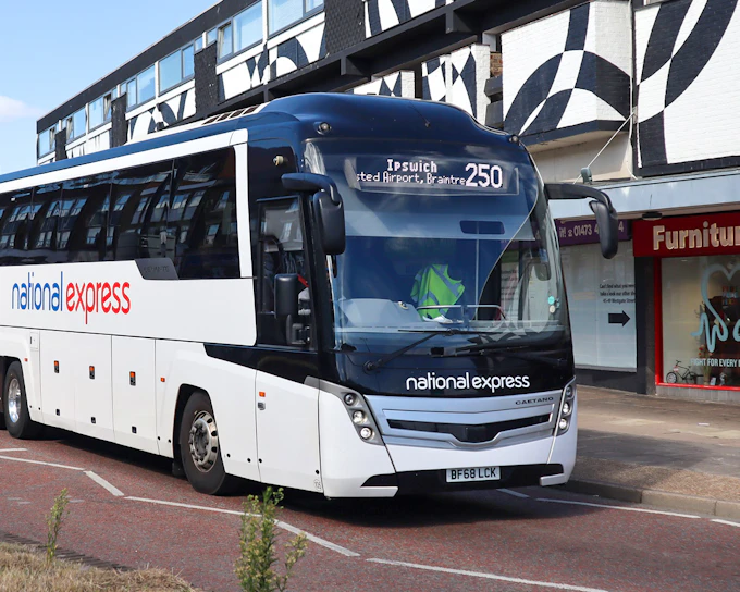 National Express: One-Way Bus Transfers Between London Victoria Station & Windsor