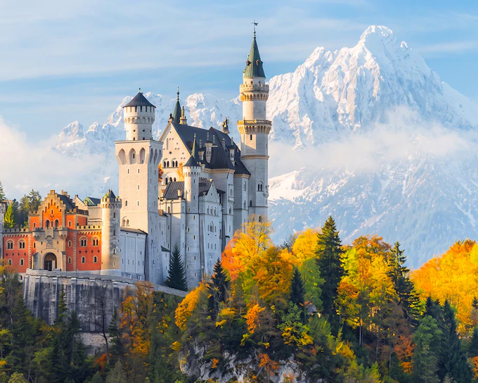 From Füssen: Neuschwanstein Castle & Linderhof Palace Day Trip (Product 54682)