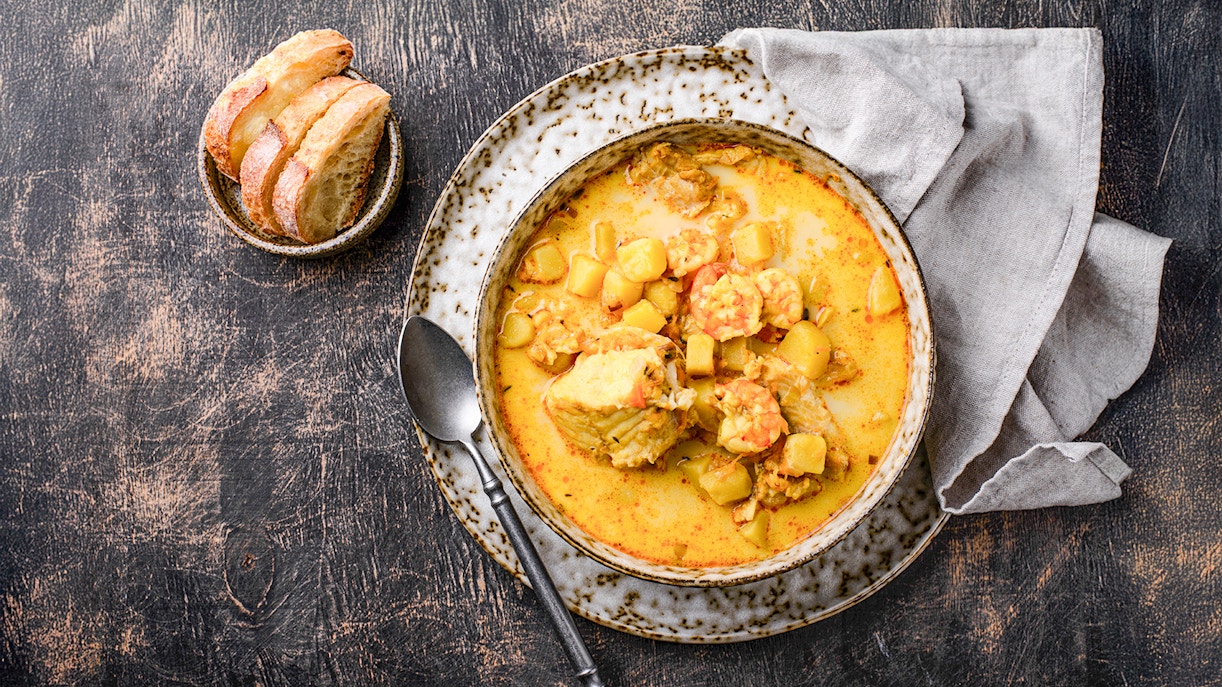 Icelandic fish soup with shrimps and curry