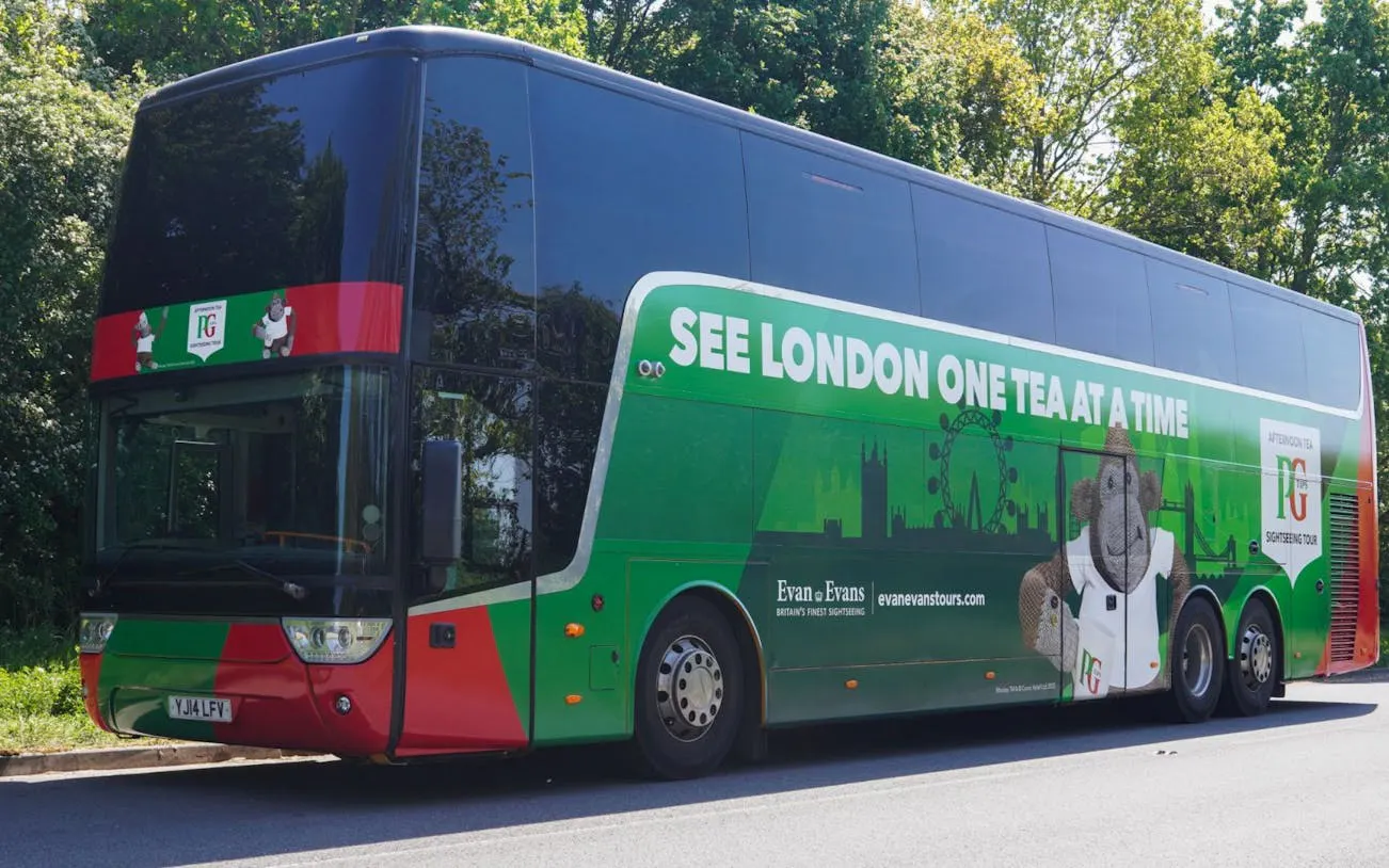 London Christmas Lights Afternoon Tea Bus Tour with Live Guide and PG Tips Image 6