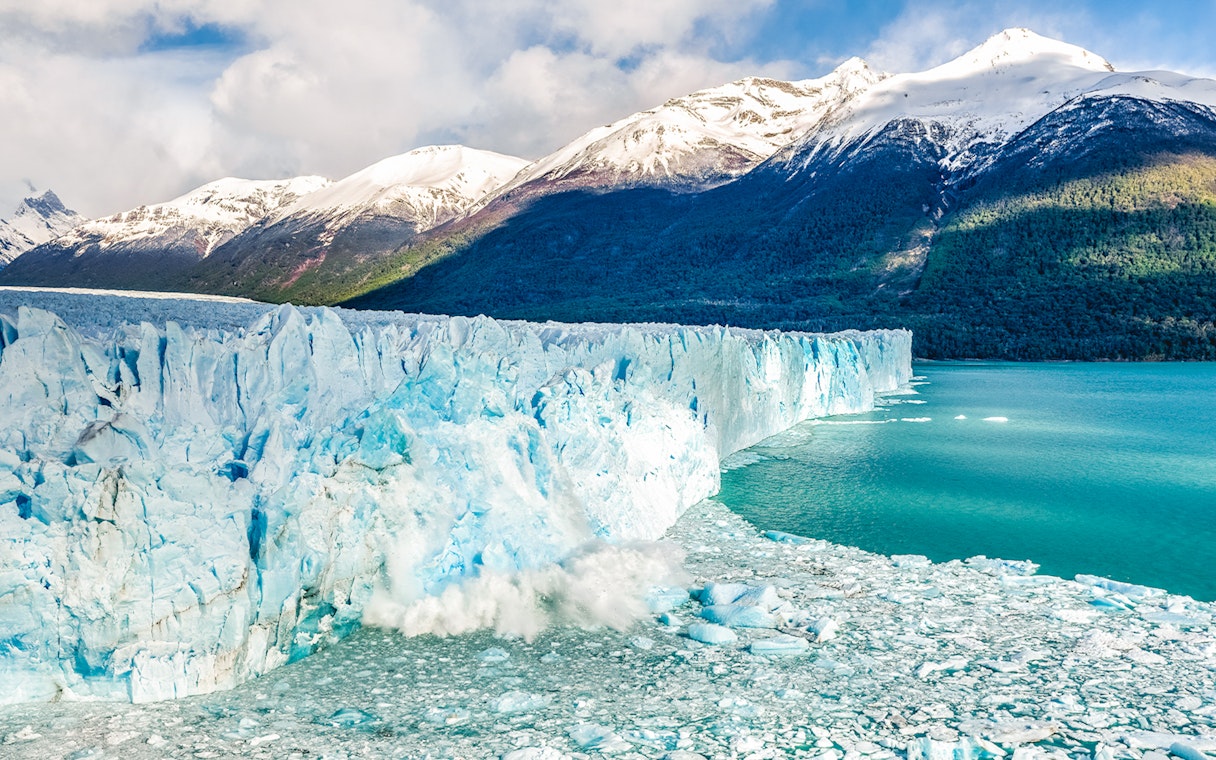 Perito Moreno Glacier with ice calving into turquoise water, Patagonia, Argentina.