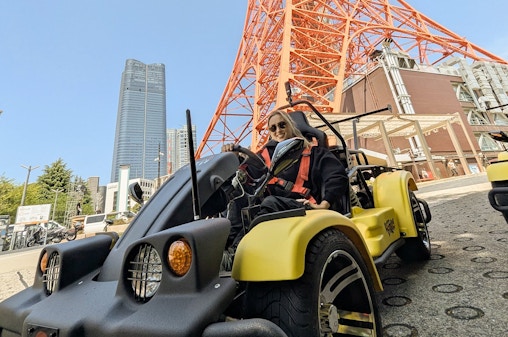 Tokio: 90-minütiges Go-Kart-Erlebnis mit Kartzilla – Tokyo Tower, Ginza und der Bahnhof Tokio