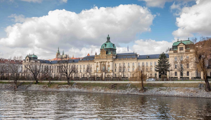 Straka Academy