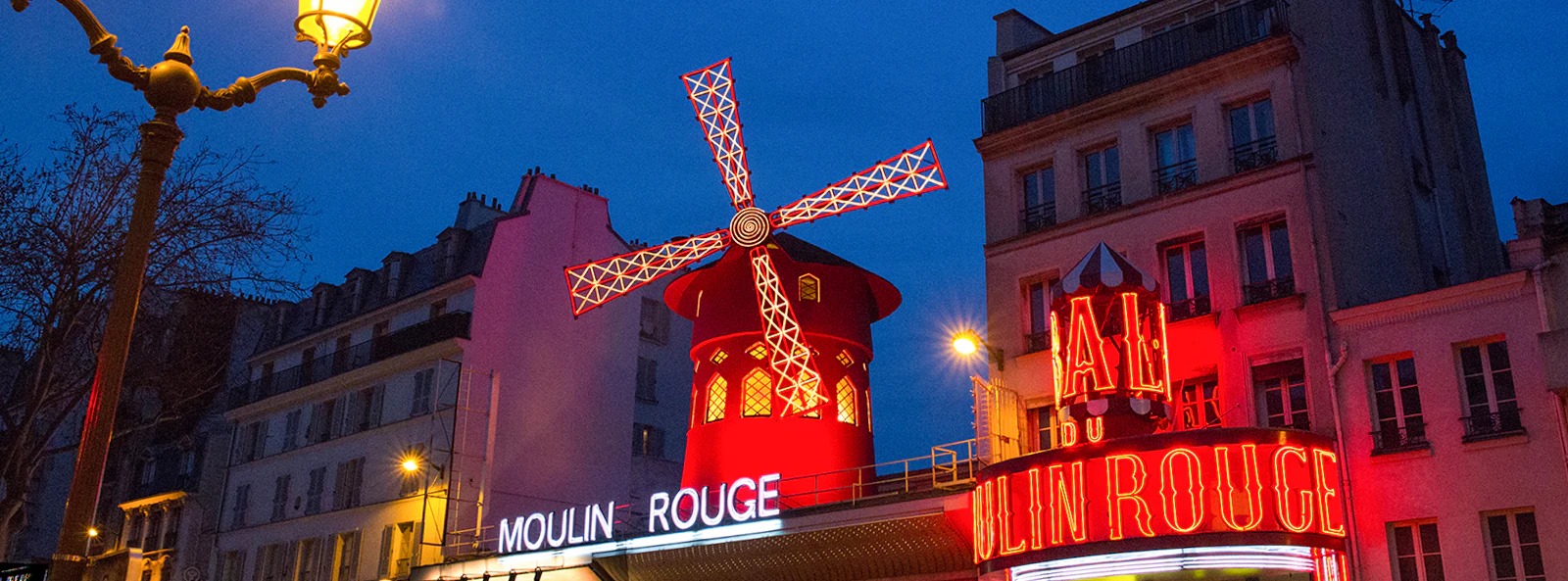 inside Moulin Rouge paris