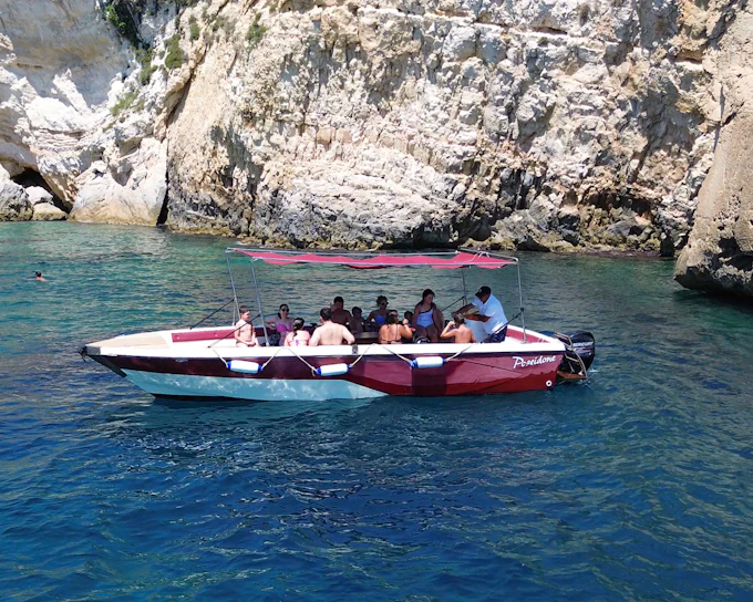 Guided Boat Tour of Ortigia Island with Grotto Visit