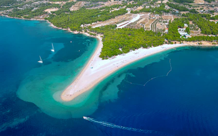 From Makarska: Speedboat Tour of Brac Island with Snorkeling