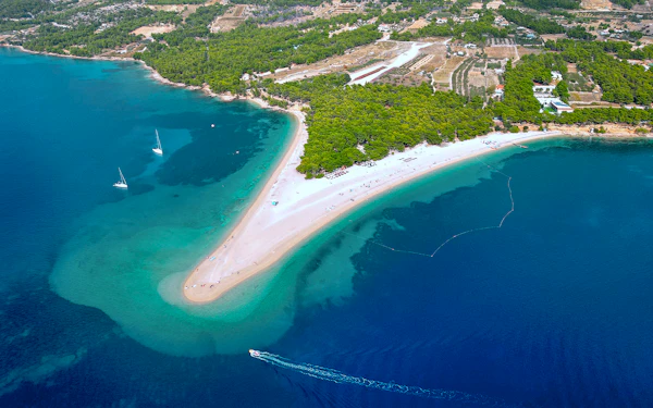 From Makarska: Speedboat Tour of Brac Island with Snorkeling