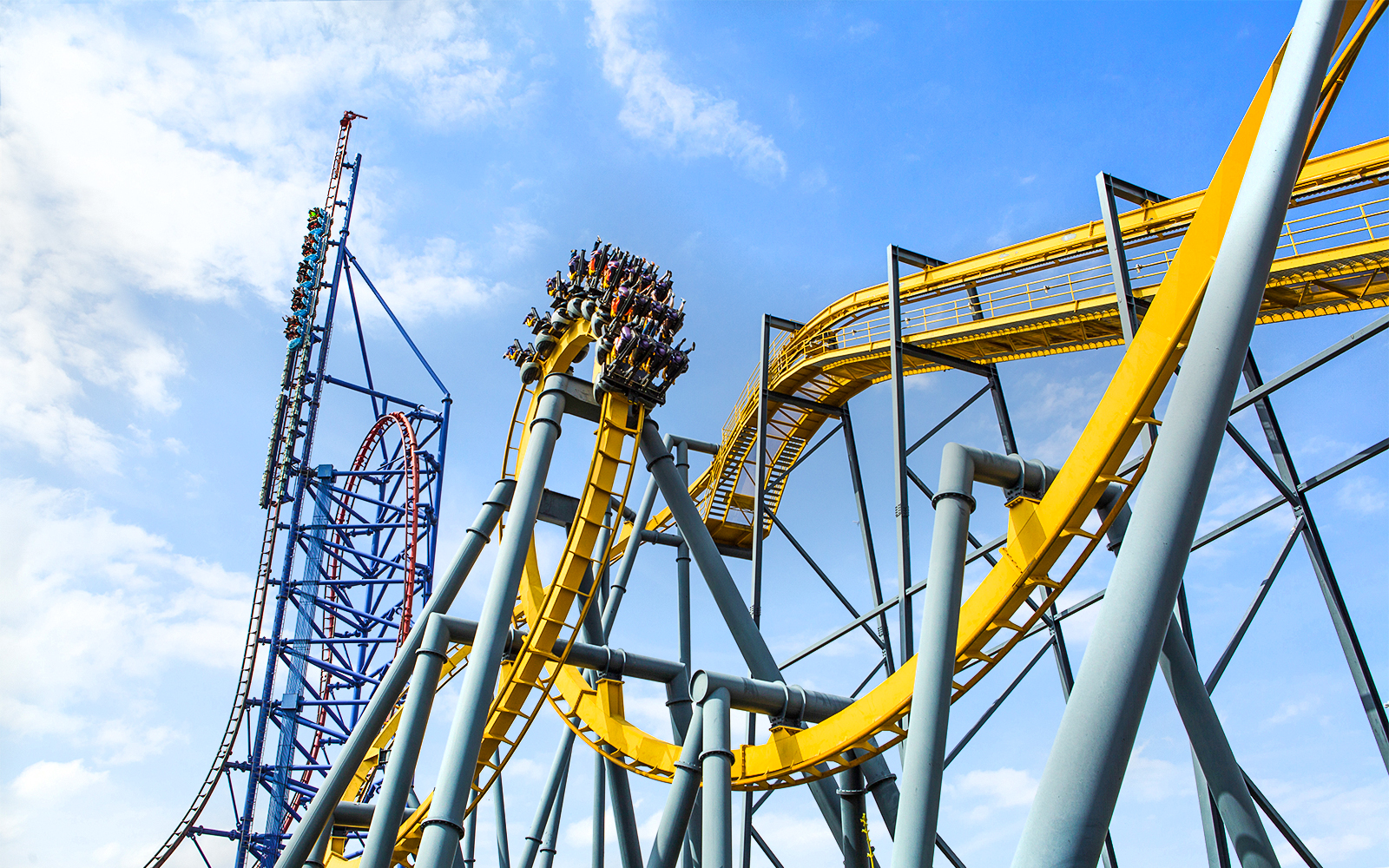 Roller coaster loop at Six Flags Over Texas, BATMAN™ The Ride.