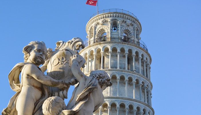 Fountain of the Putti with the Leaning Tower of Pisa in the background