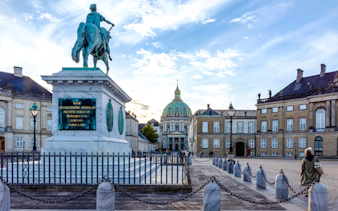 amalienborg palace museum skip-the-line private tour-3