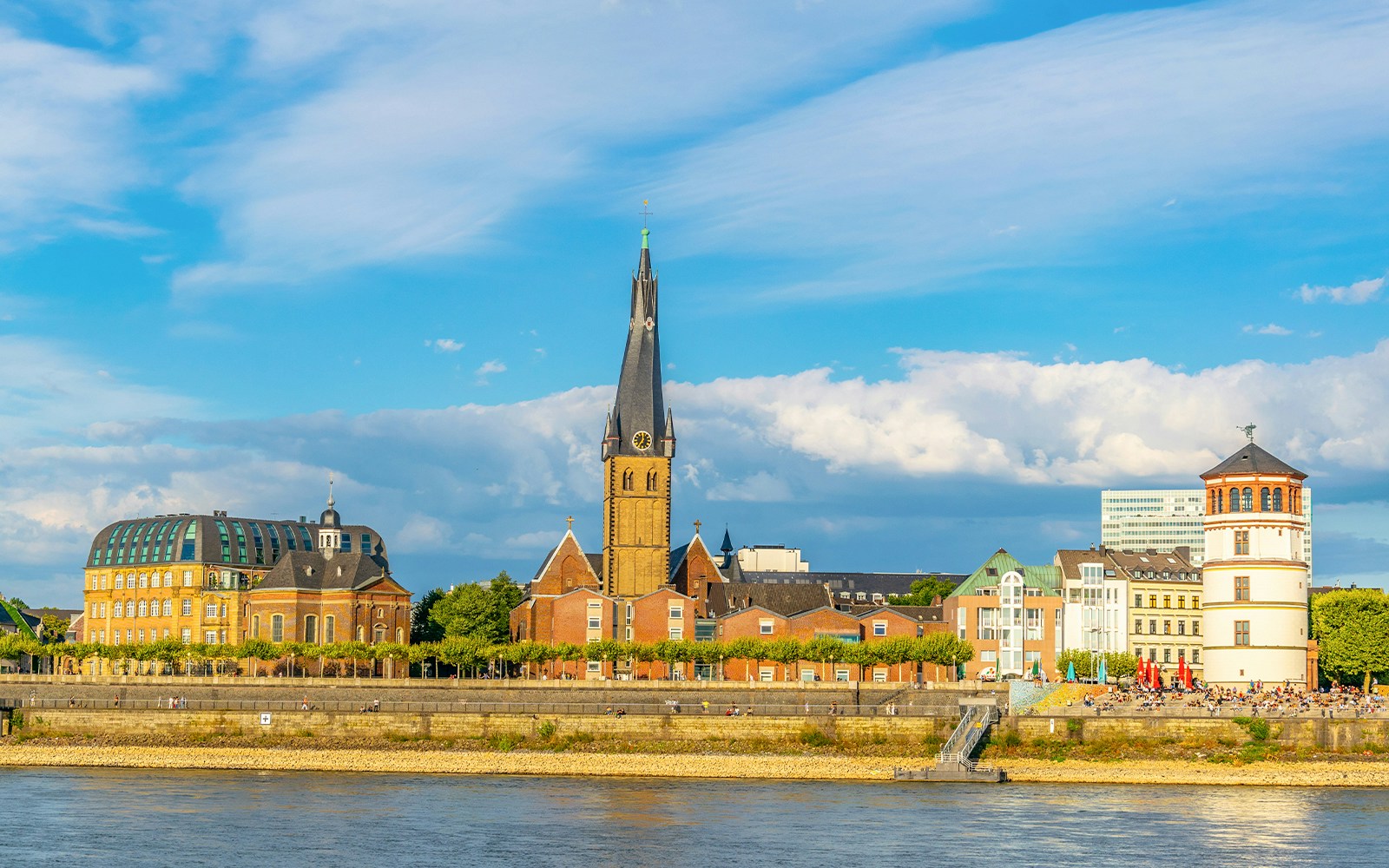 Dusseldorf with Saint Lambertus church