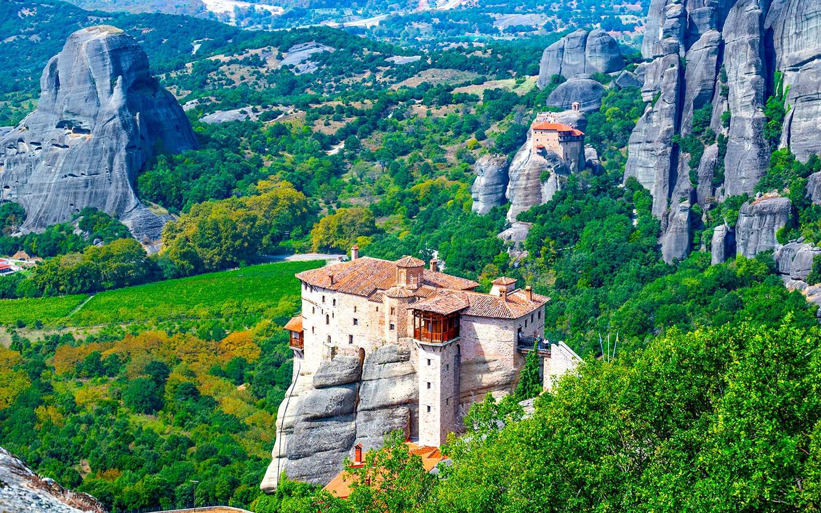 Explore the Monastery of Rousanos at Meteora