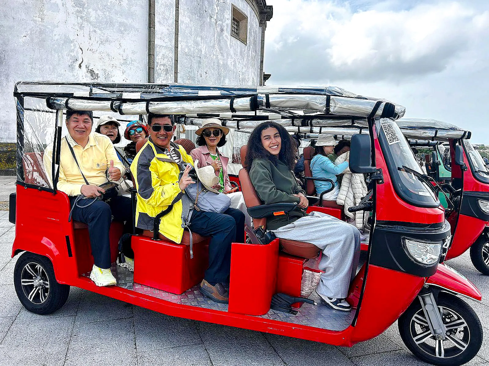 privat tuk-tuk-tur i porto med temaet «oppdagelsestiden», inkludert inngangsbillett til world of discoveries-museet-2