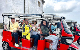 privat tuk-tuk-tur i porto med temaet «oppdagelsestiden», inkludert inngangsbillett til world of discoveries-museet-2