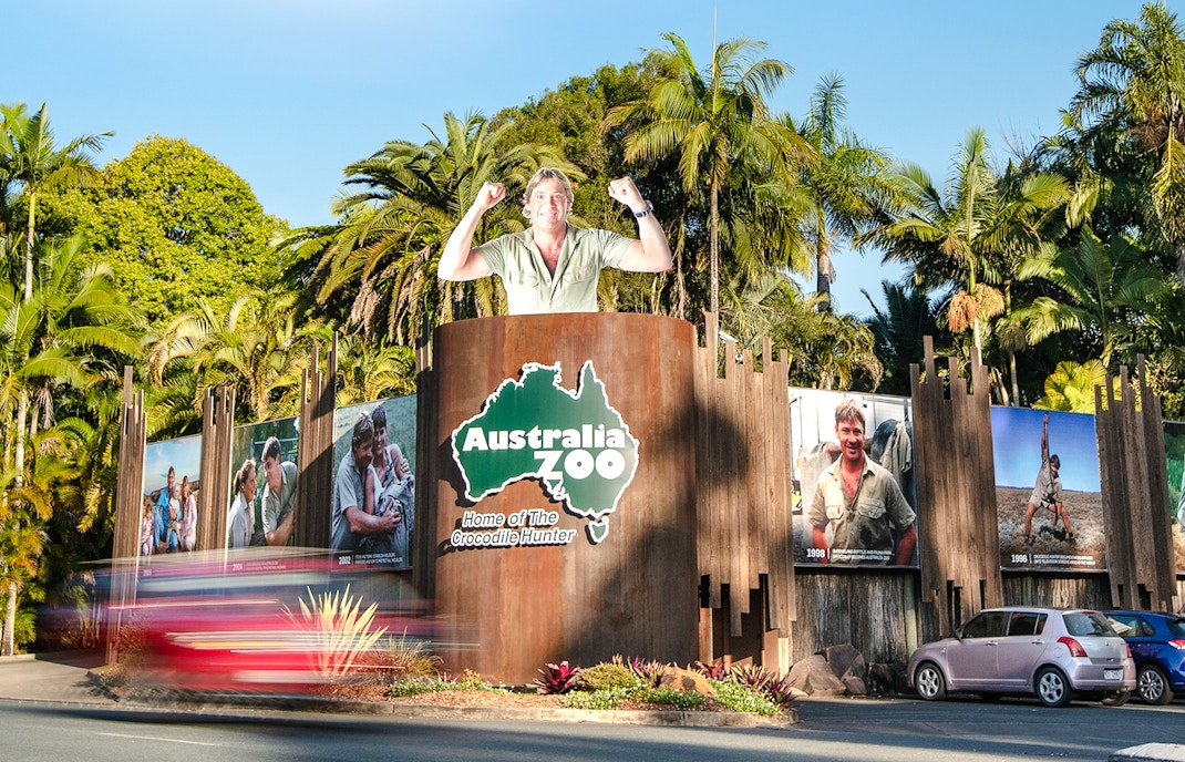 Transfer van to Australia Zoo