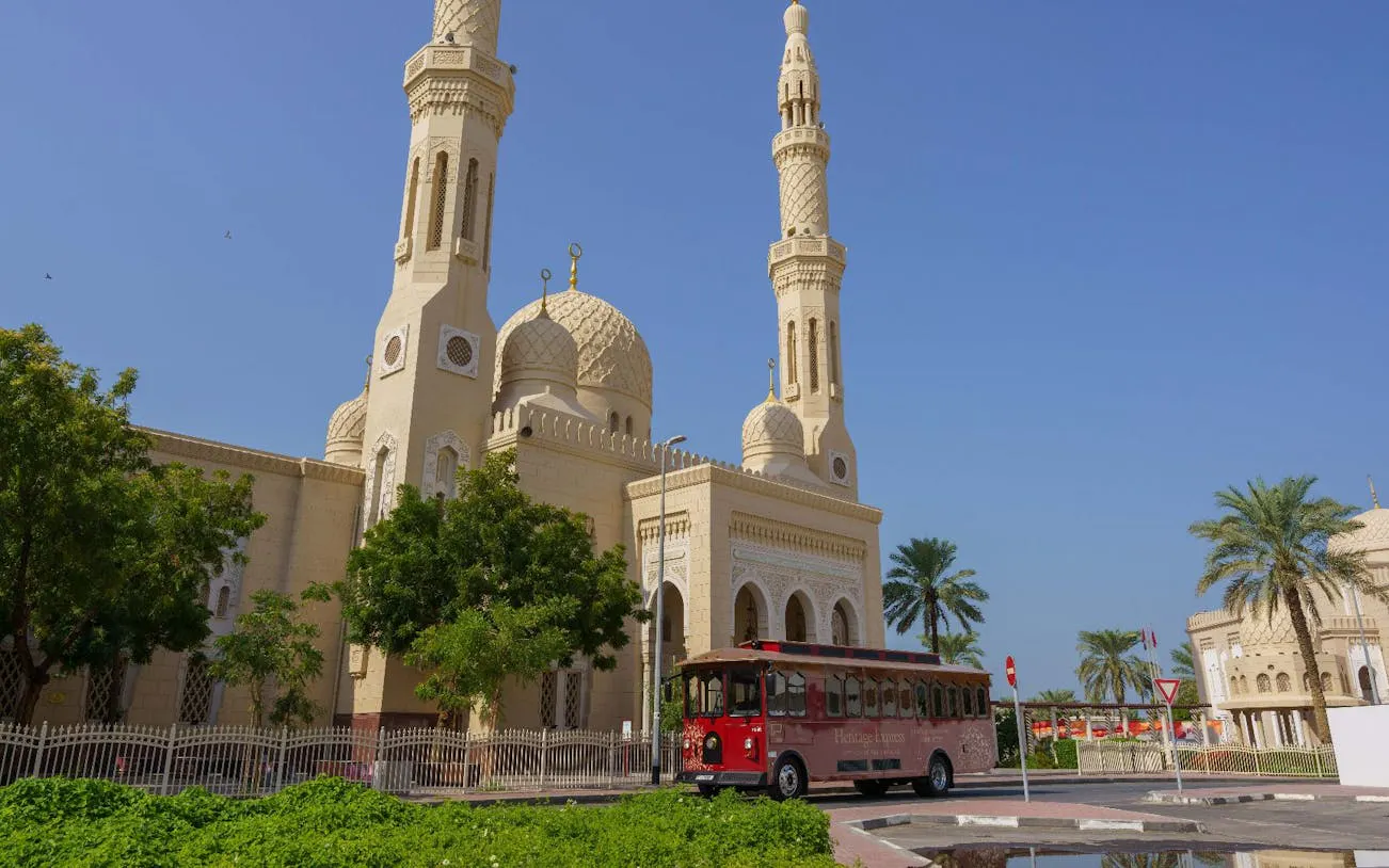 Trolley in front of Jumeirah Mosque on Dubai Traditional Trolley Tour.