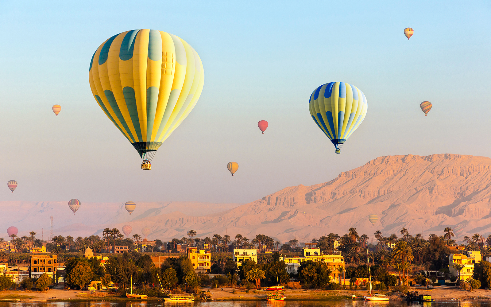 Ziua 2: Zbor cu balonul și templele din West Bank