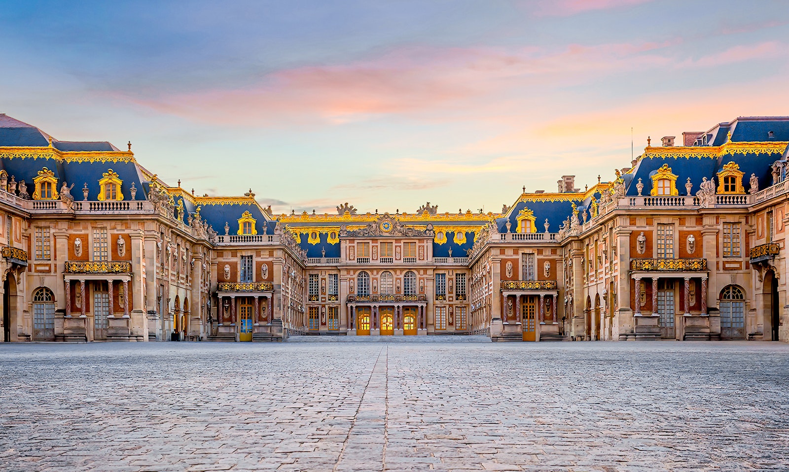 Palace of Versailles early morning