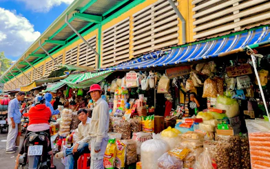 Ho Chi Minh City Walking Tour: 5 Trade Streets in Chinatown