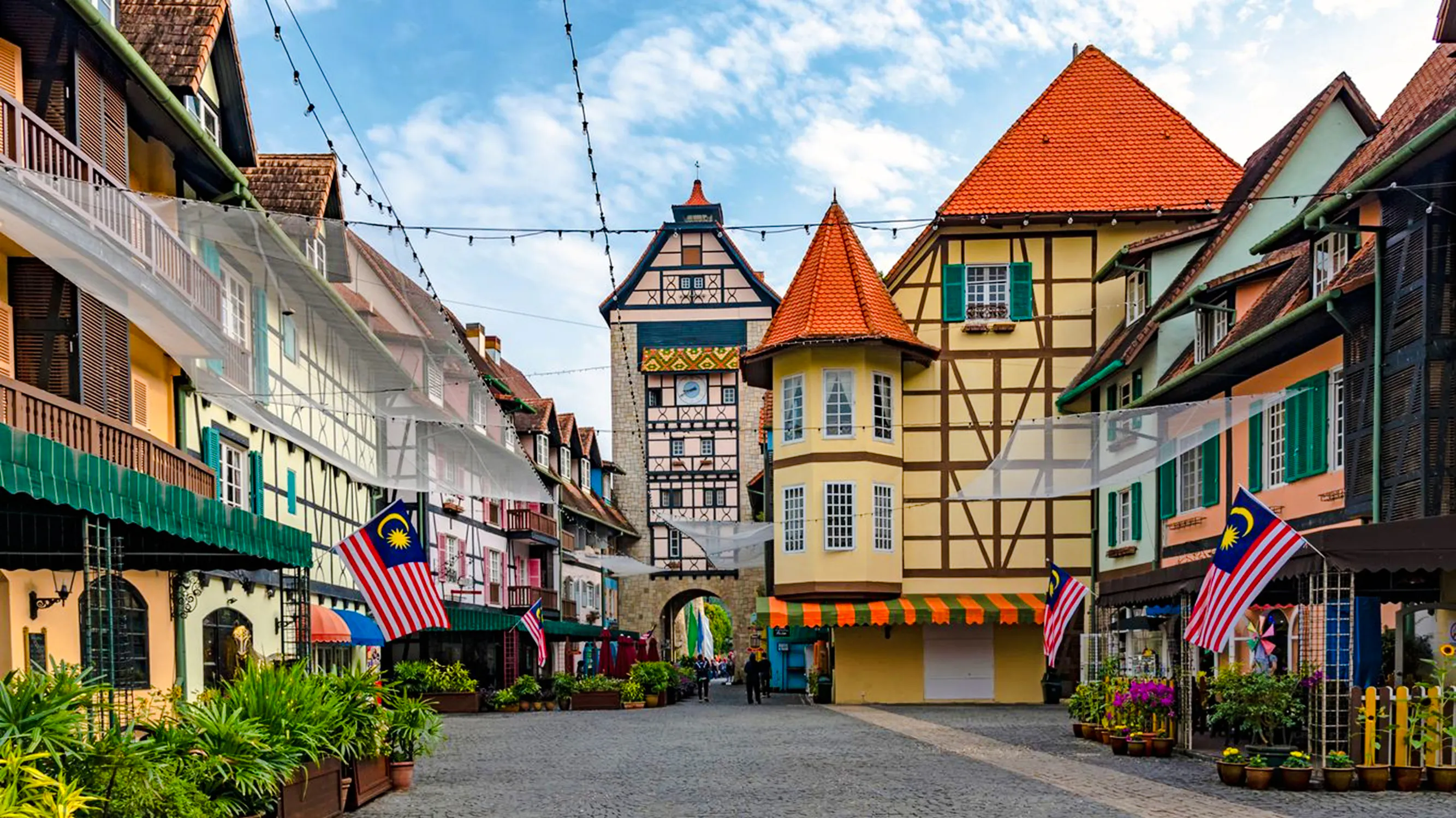 from kuala lumpur: bukit tinggi french village and genting highlands day trip with awana skyway cable car-7