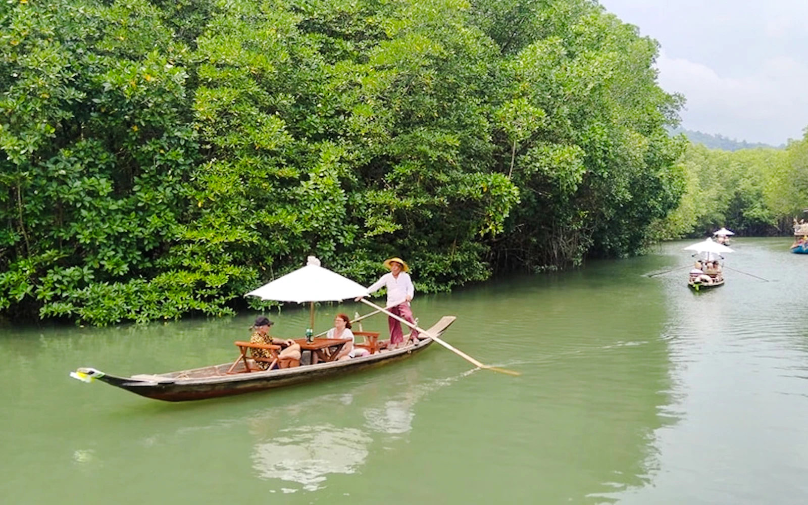 Koh Chang Private Salak Khok Mangrove Gondola Boat Tour Image 5
