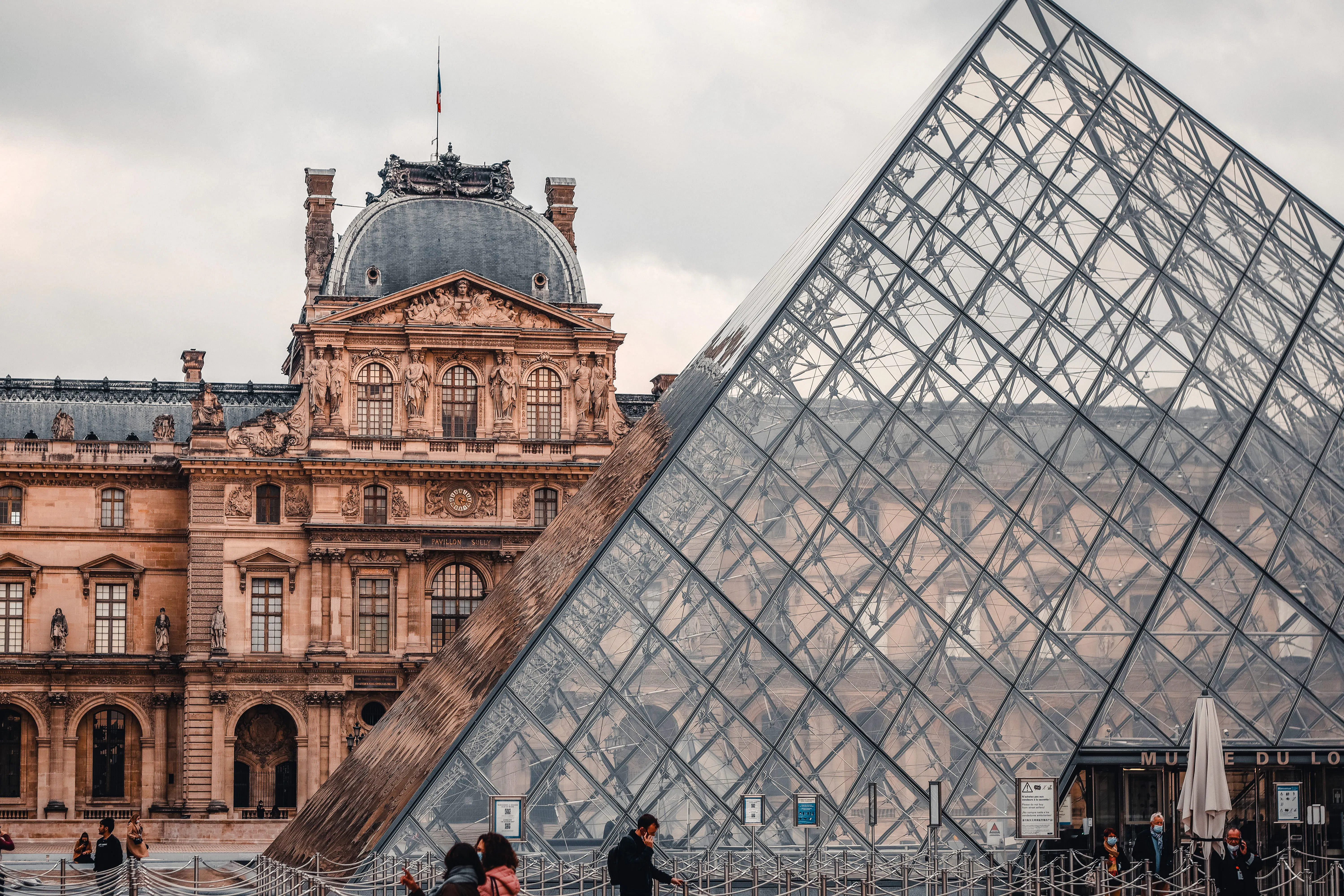 30+ Paris Icons Walking Tour with Opéra Garnier Visit and Galeries Lafayette Wine Tasting Image 4