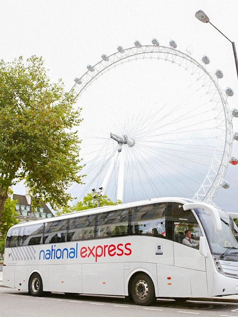 Bus at London Eye for transfers to Victoria Station.