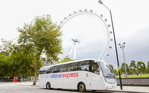 Bus at London Eye for transfers to Victoria Station.