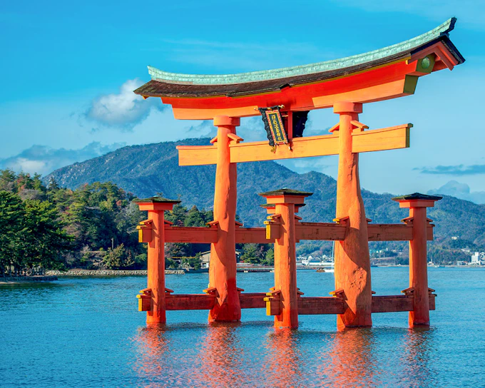 Guided Bus Tour of Hiroshima and Miyajima with Lunch