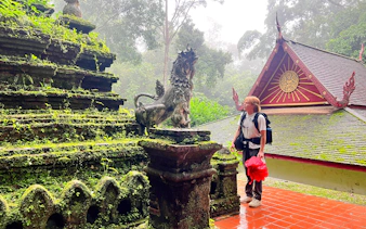 chiang mai: plimbare în grup mic la răsăritul soarelui pentru oferirea de milostenie și vizită la piață, cu vizite la wat pha lat și wat umong-7