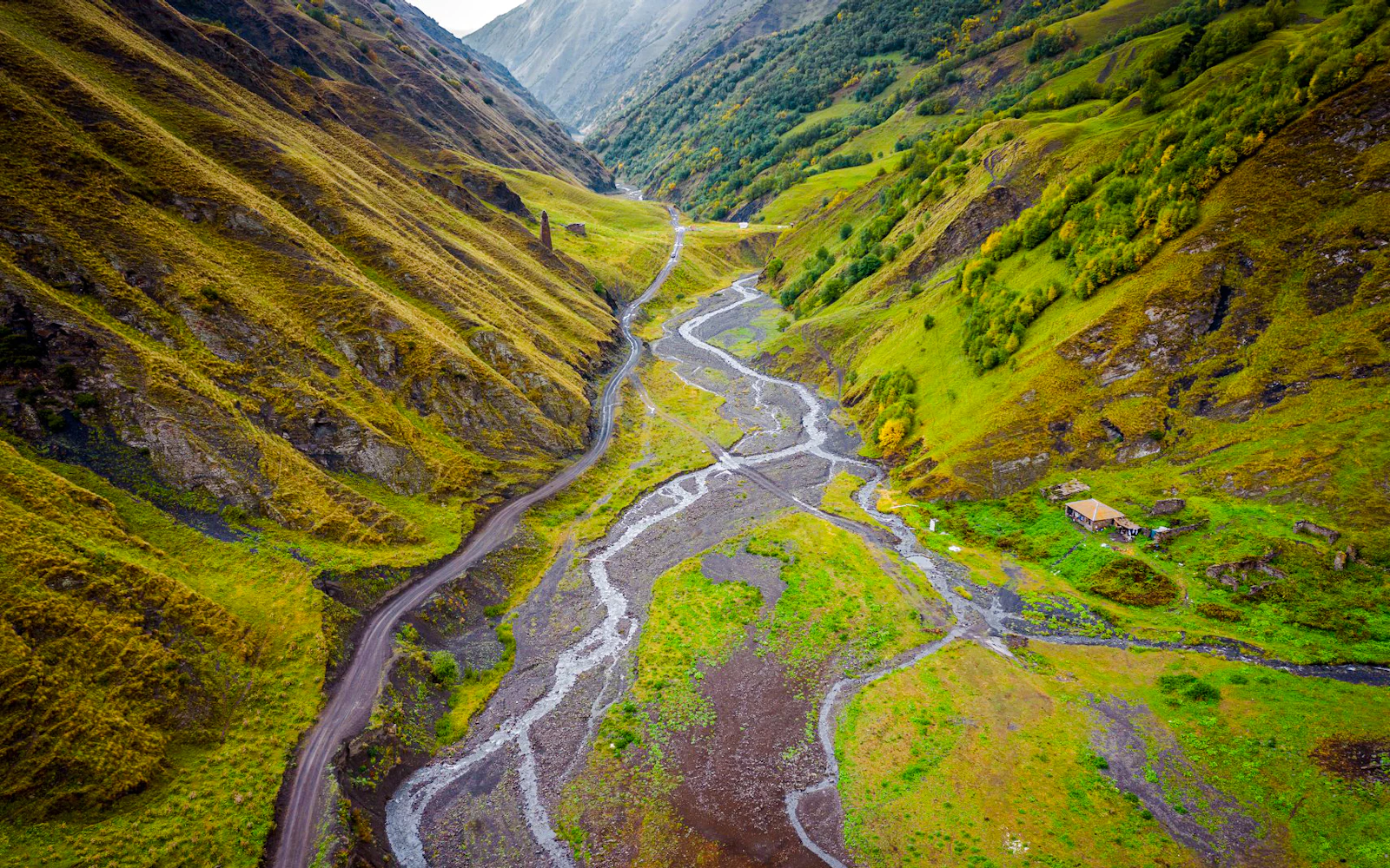 From Tbilisi: Kazbegi Group Guided Day Trip with Flexible Return (Product 54340)