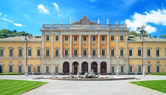 Villa Olmo in Italy with scenic view of Lake Como and surrounding gardens.