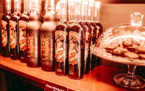 krakow hidden bars & polish tapas experience in jewish quart-4