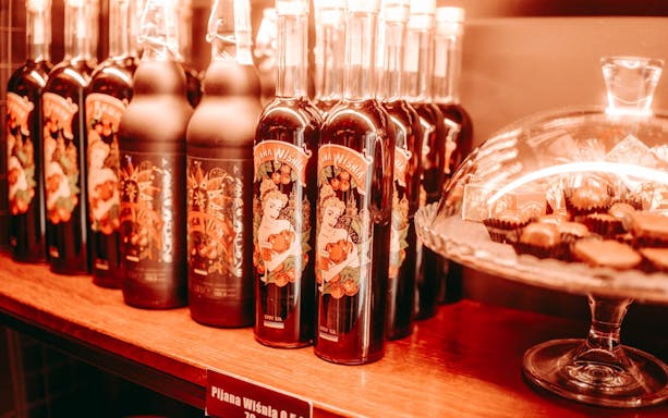 krakow hidden bars & polish tapas experience in jewish quart-4