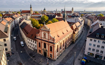 Aerial view of historic buildings in Munich, highlighting the architecture on the Oktoberfest Origins Walking Tour.