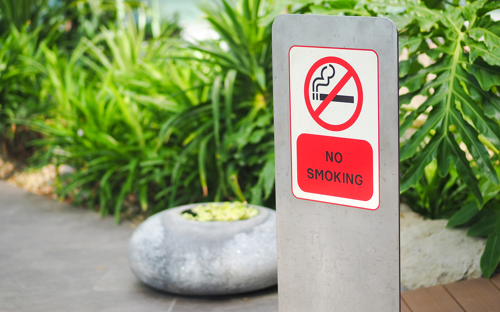 No smoking sign in Jardin Secret garden.