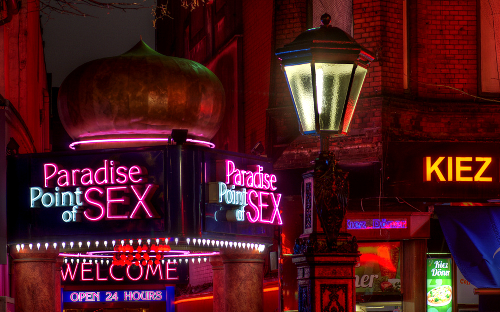 St Pauli And Reeperbahn Tours | Guided Tours | Headout