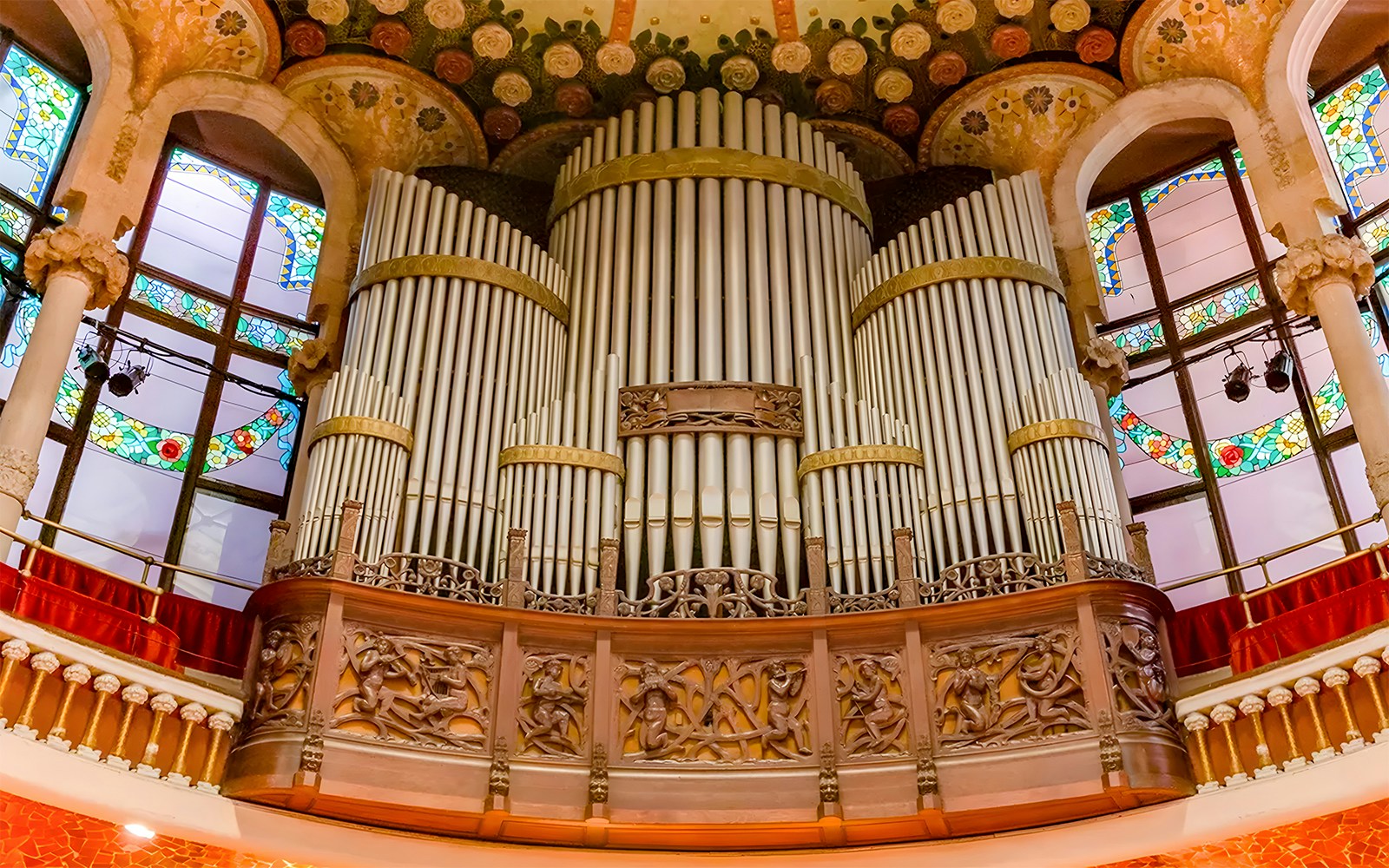 Musical performance in Palau de la Música Catalana