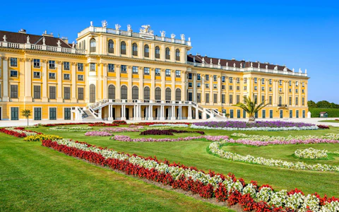 Schönbrunn Palace and Vienna City Skip-the-Line Guided Tour