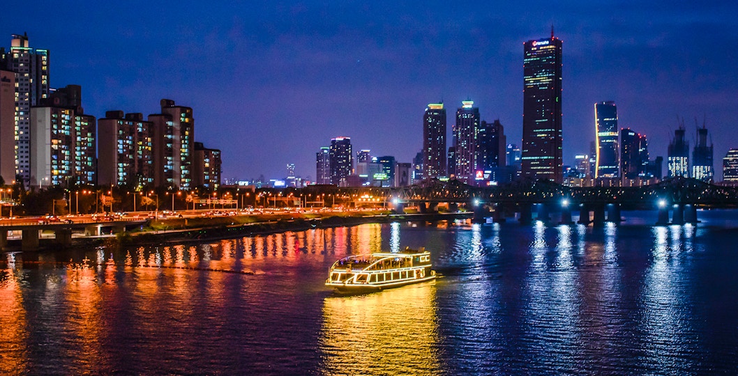 Sightseeing cruise on the Han River in Seoul