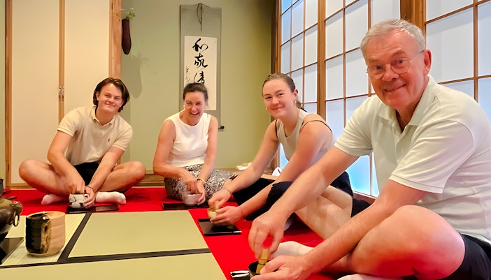 Guests participating in a tea ceremony in Osaka Dotonbori.