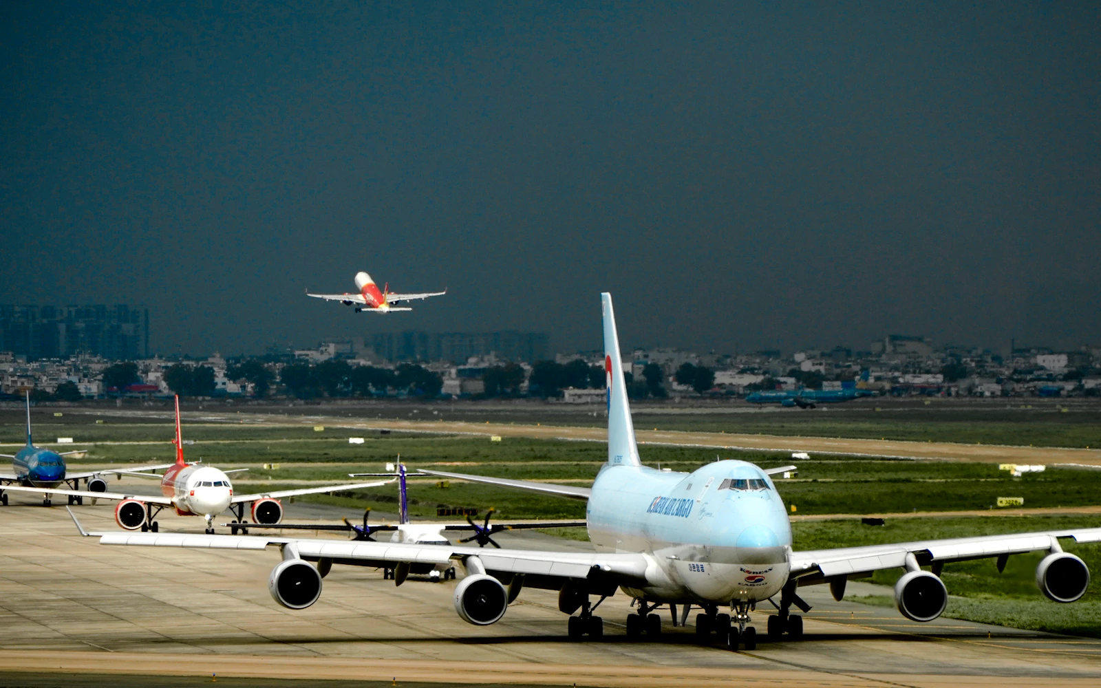 Ho Chi Minh City Tan Son Nhat Airport Arrival Fast Track Meet & Assist (Product 55863)