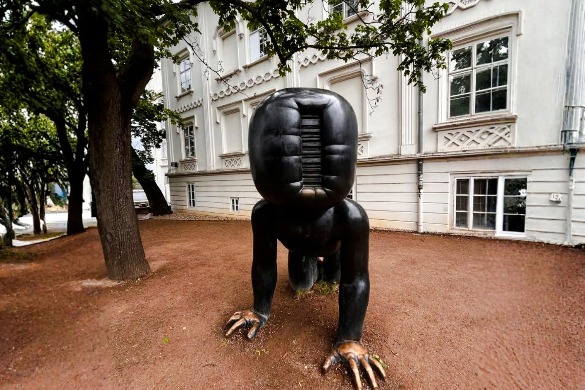 prague illusion art museum ticket + quirky tour audio guide-1